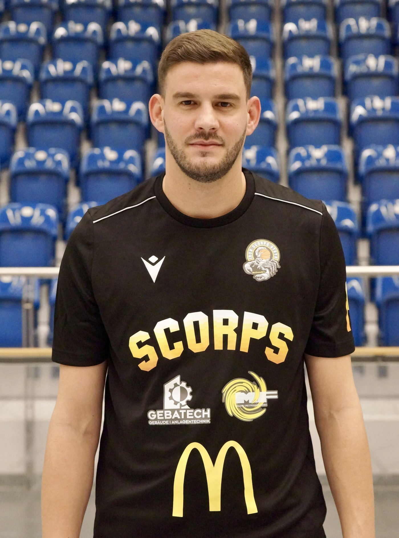 Argjend Racaj im Trikot der Iron Scorps Steyr in der Halle